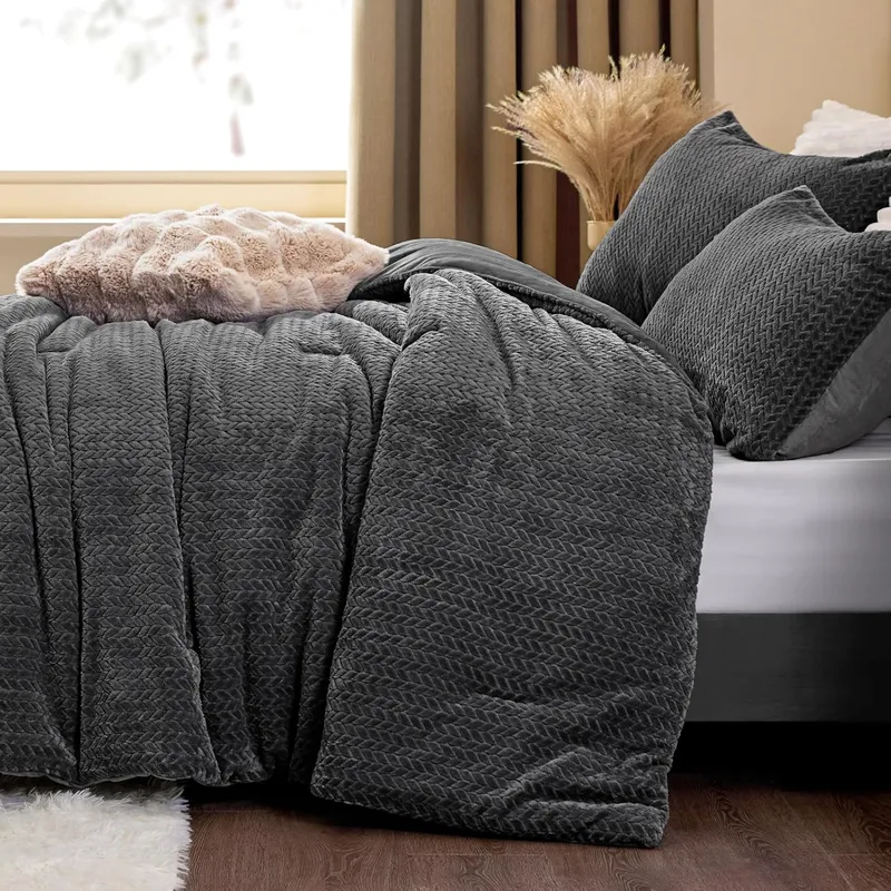 ChiXpace Fluffy Queen Comforter Set